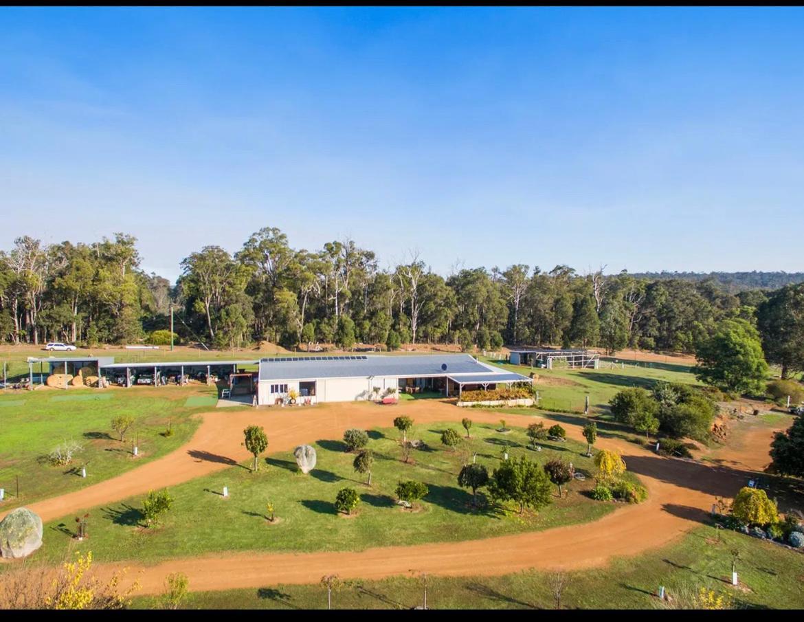 Jarrah Glen Cabins Nannup Buitenkant foto